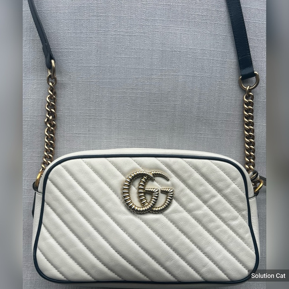 Gucci GG Marmont Quilted Small Shoulder Bag
Ivory x Navy - Picture 3 of 16